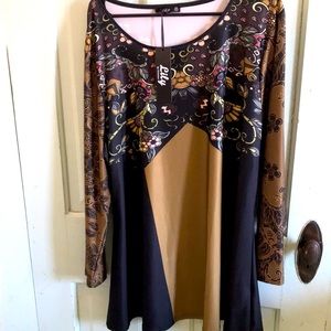 NWT Lily brand 2X tunic blouse. Olive green black blocking. Stretch material.
